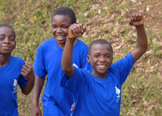 109 Jungen aus Kenia definieren Männlichkeit neu
