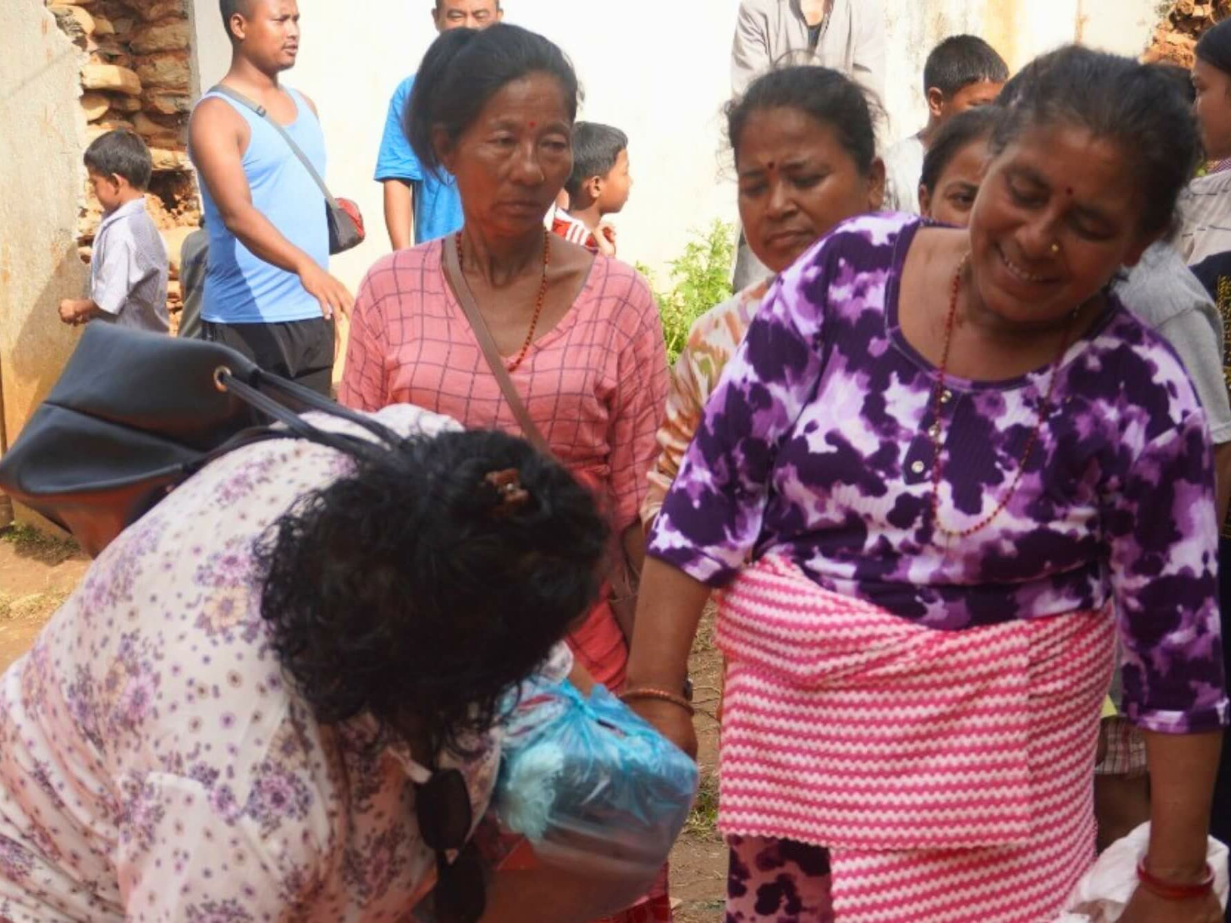 Sturzflut in Nepal: Hilfsgüter vor Ort und Wiederaufbauhilfe