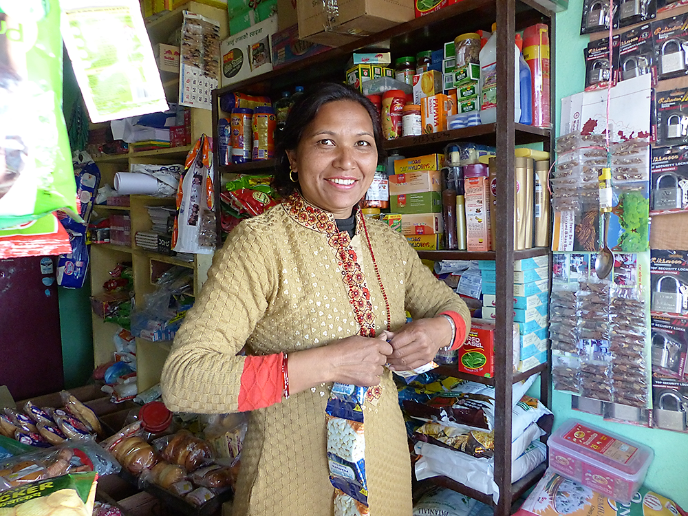 Nepal: Frauen, Mut zur Selbsthilfe und Geld